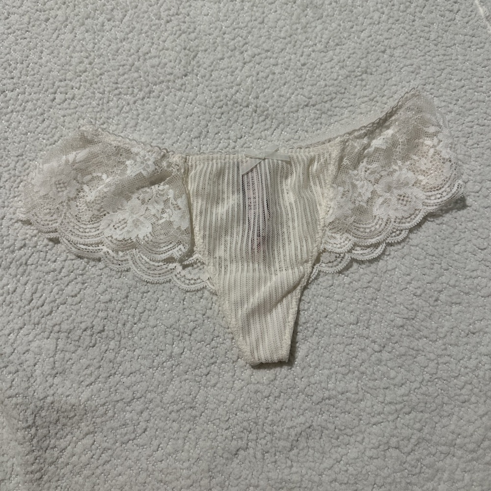 Victoria’s Secret Dream Angels Lace-Trim Ribbed Wide Side Thong Panty